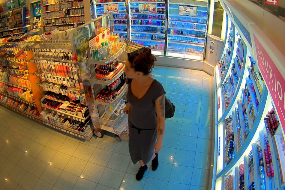 Ilustračný obrázok k článku Muži zákona zverejnili FOTO podozrivej z miesta činu: Na čo sa špecializuje?