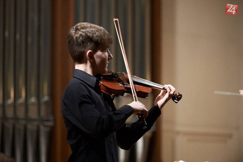 Ilustračný obrázok k článku Jakub (15) z Košíc budúcim virtuózom? Splnil si túžbu z detstva, vystúpil s orchestrom!