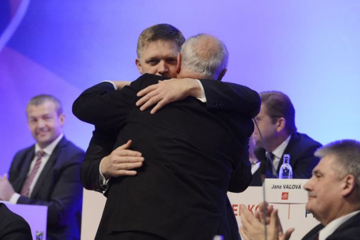 Ilustračný obrázok k článku Smutná správa od premiéra: So Smerom-SD to musíme vydržať