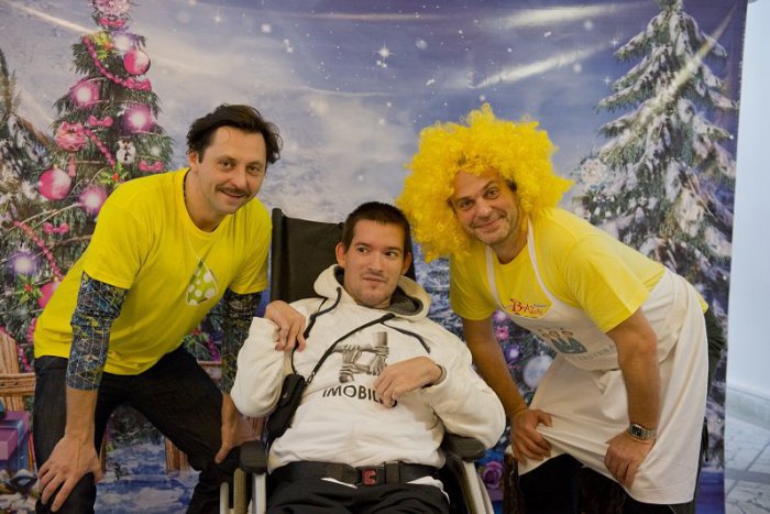 Ilustračný obrázok k článku OBRAZOM: Vianočný bazár chalaňov. Vydražte si suveníry od slovenských športovcov