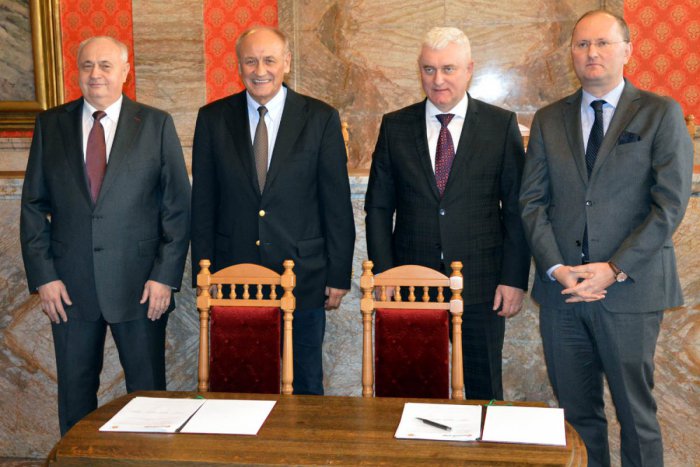 Ilustračný obrázok k článku Spolupráca mesta a papierní prináša regiónu 1,145 milióna eur