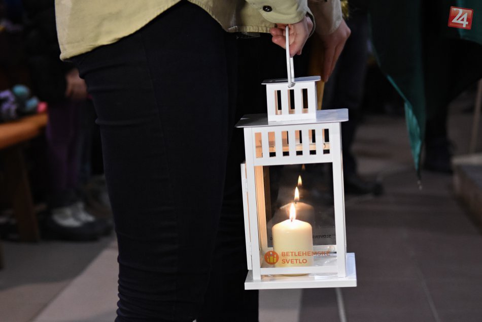 Ilustračný obrázok k článku Do Spišskej ho prinesú skauti: Kedy a kde si budete môcť odpáliť Betlehemské svetlo?
