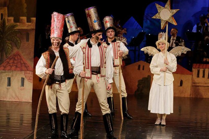 Ilustračný obrázok k článku Na Vianočných trhoch a dielničkách v Rusovciach dnes stretnete Luciu