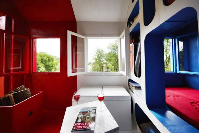 Ilustračný obrázok k článku KURIOZITA DŇA: Domček, ktorý postavia traja ľudia za tri hodiny, vás prichýli!