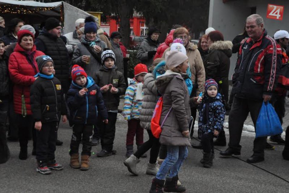 Ilustračný obrázok k článku Sviatočná atmosféra v Považskej sa stupňuje: PROGRAM vianočných trhov na Lánoch