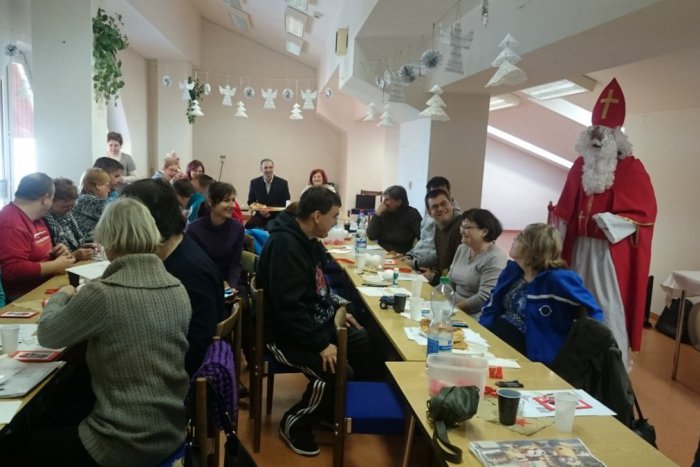 Ilustračný obrázok k článku Mikuláš sa v žiarskej nemocnici zdržal: Dorazila vzácna návšteva, FOTO