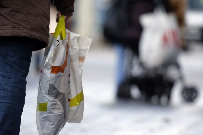 Ilustračný obrázok k článku Igelitové tašky už nebudú zadarmo, Slovák ich ročne použije stovky