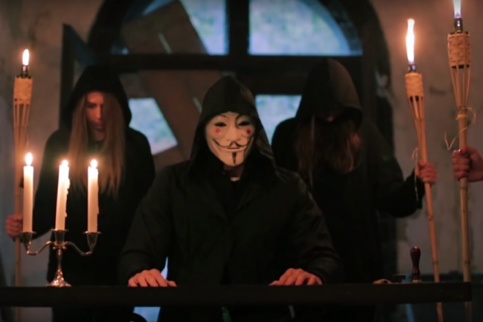 Ilustračný obrázok k článku Vymakané VIDEO žilinských gymnazistov. Únos triednej knihy v anonymus štýle