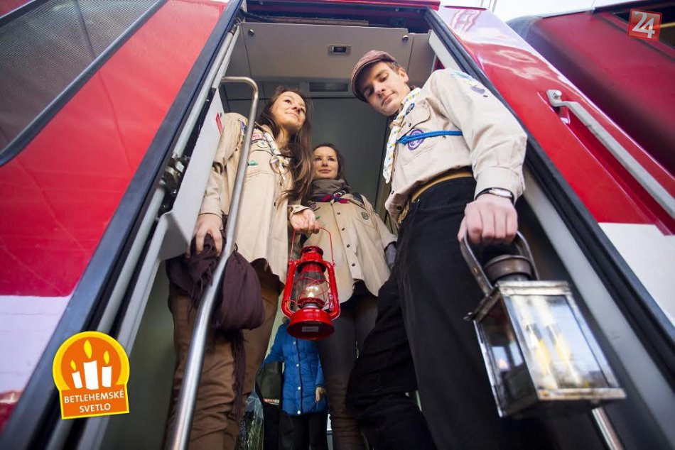 Ilustračný obrázok k článku Svetlo z Betlehema pricestuje vlakom do Trnavy: Odpáliť si ho môžete už onedlho