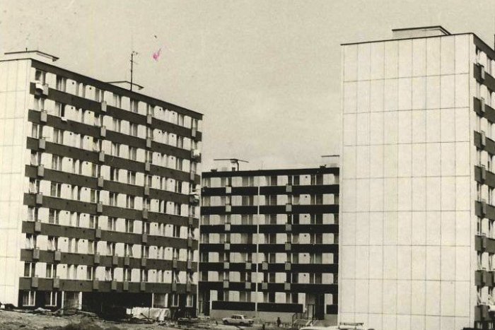 Ilustračný obrázok k článku Sídlisková džungľa: 5 vecí, ktoré ste nevedeli o žiarskych panelákoch, FOTO