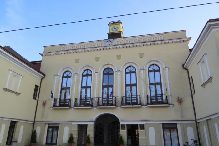 Ilustračný obrázok k článku Video mapping na michalovskej radnici: Vieme, koľko stála táto paráda mesto