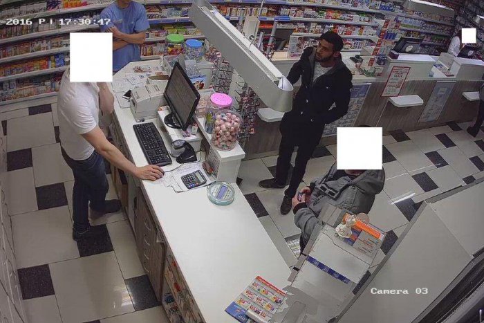 Ilustračný obrázok k článku Polícia zverejnila FOTO podozrivých: Aha, čo spravili v lekárni