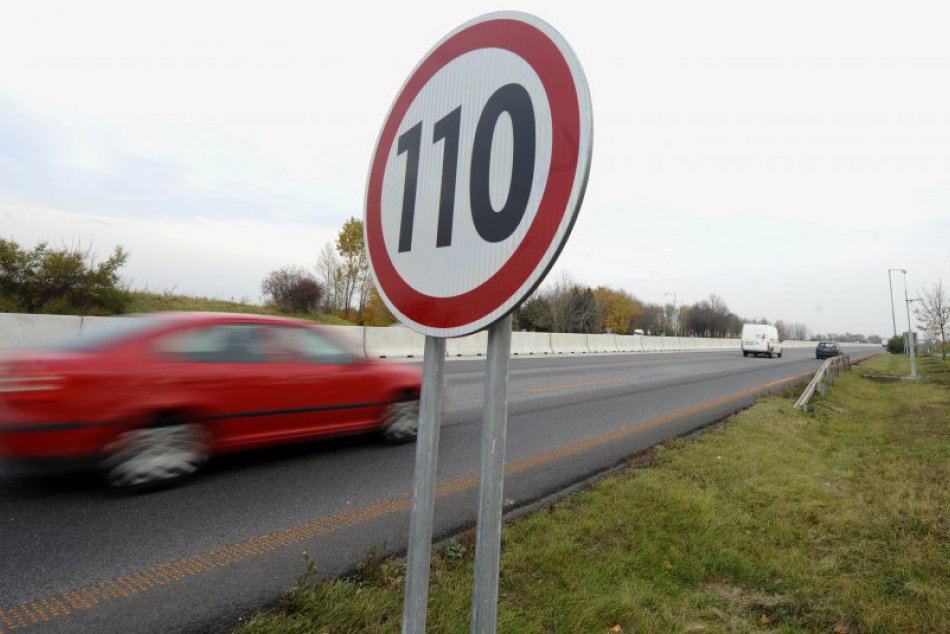 Ilustračný obrázok k článku Slovenská správa ciest hľadá dodávateľa: Potrebue štúdiu pre cestu Žilina - Topoľčanyj