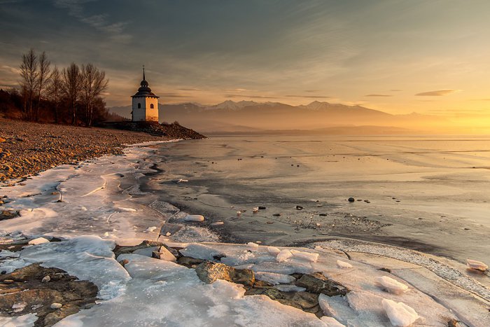 Ilustračný obrázok k článku Bola by škoda, presedieť víkend doma. Mikuláš aj počas voľných dní láka akciami