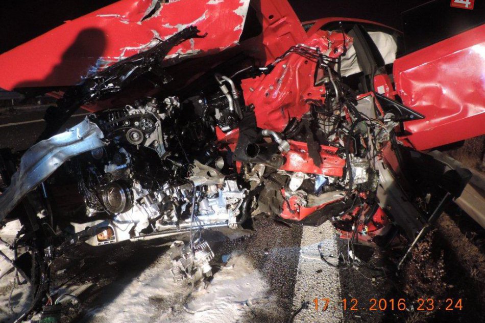 Ilustračný obrázok k článku Prečo bolo Audi v protismere? Muži zákona objasňujú okolnosti tragédie na R1! FOTO