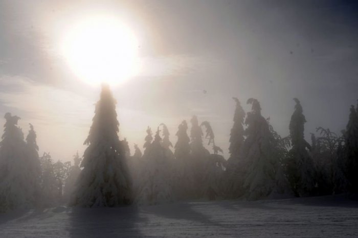 Ilustračný obrázok k článku RANNÁ ŠTVORKA: V utorok nám prituhne, pozor na mrznúce mrholenie