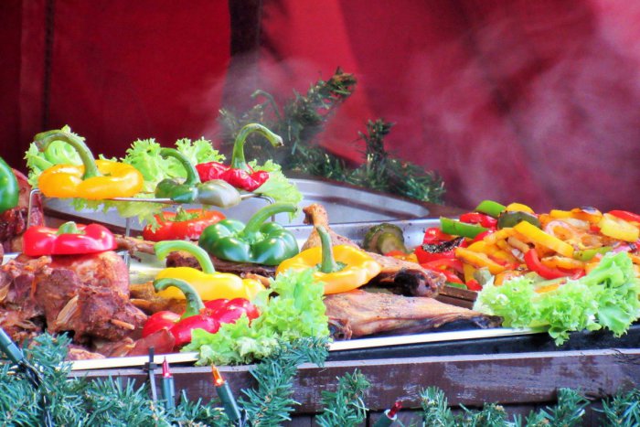 Ilustračný obrázok k článku Pri grilovaní zvýšte opatrnosť: Aj malý oheň môže spôsobiť veľké škody