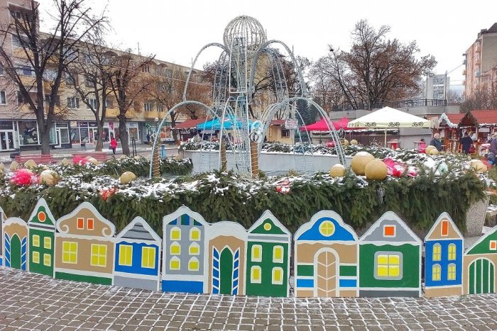 Ilustračný obrázok k článku Pozrite si na fotkách krásnu novinku: Fontána lásky opäť púta pozornosť!