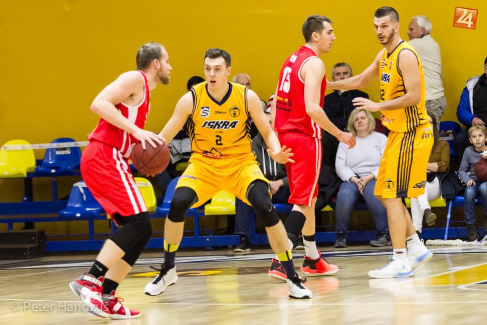 Ilustračný obrázok k článku Predvianočný zápas vo Svite: Iskra zdolala súpera z Komárna