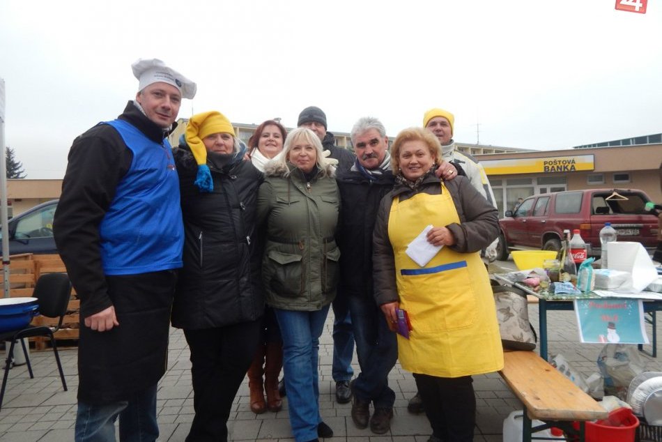 Ilustračný obrázok k článku Hasiči, fanklub indiánov aj Donskí kozáci: Kto všetko bude variť na žiarskom námestí?