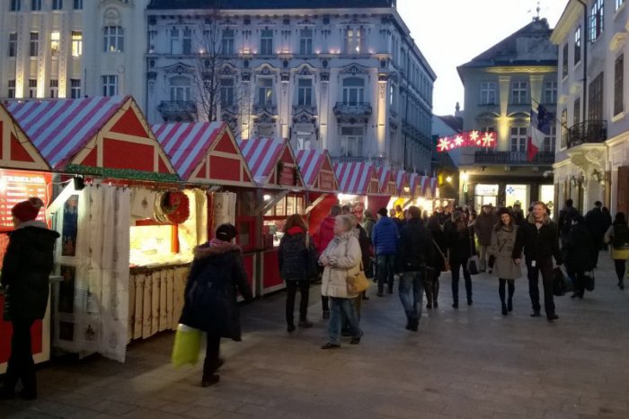Ilustračný obrázok k článku SVET O SLOVENSKU: Bratislava - očarenie aj zahanbujúci historický omyl
