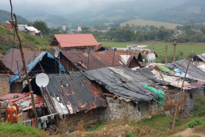 Ilustračný obrázok k článku Známa obec pri Lučenci zamestná sociálne pracovníčky. Budú sa venovať Rómom