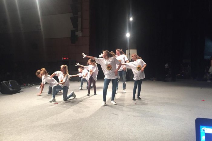 Ilustračný obrázok k článku Tanečníci zo Šale ukončili sezónu: Na galaprograme nechýbala vianočná choreografia