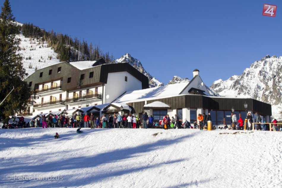 Ilustračný obrázok k článku Tisíce ľudí v Tatrách: Na Hrebienku kolízne situácie a výjazdy záchranárov