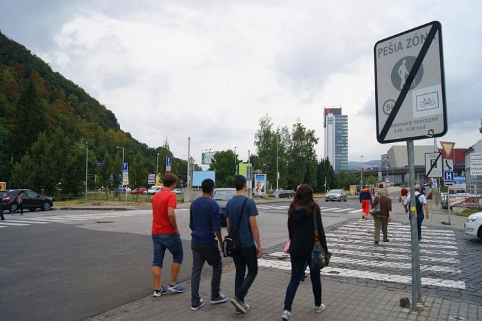 Ilustračný obrázok k článku S letom sa zahusťuje doprava: Dôležité RADY cyklistom, chodcom a motorkárom