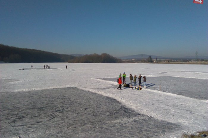 Ilustračný obrázok k článku Z REGIÓNOV: Priehrada Ľadovo sa zmenila na klzisko