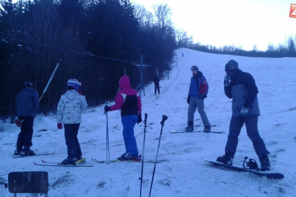 Ilustračný obrázok k článku Vlek v Považskej po rokoch funkčný, navyše ZADARMO: Prevádzkové hodiny vnútri!