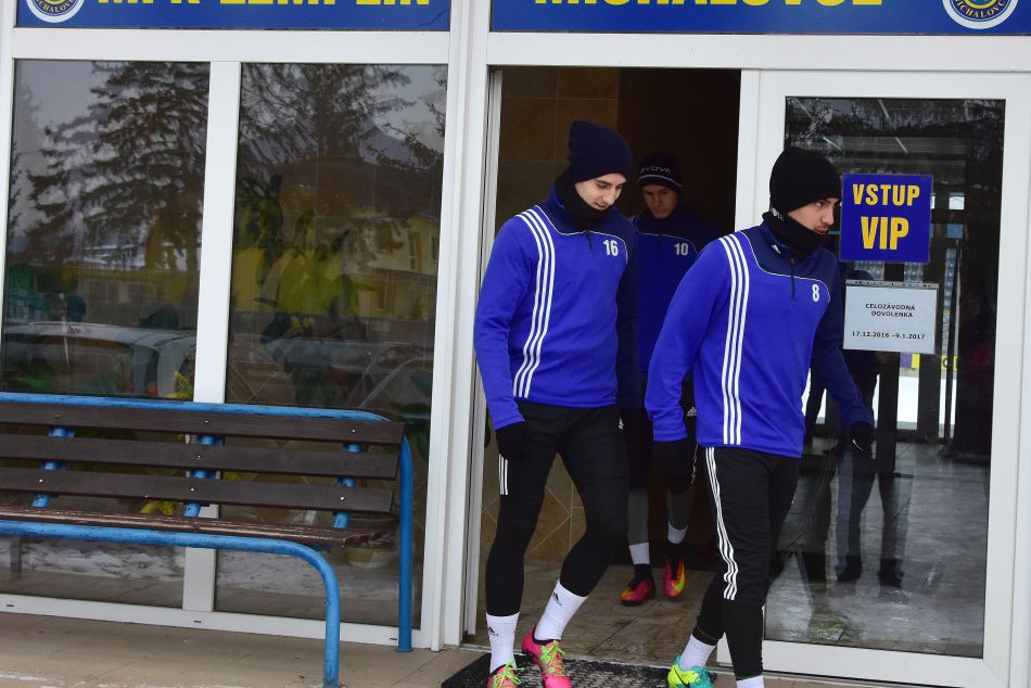 Ilustračný obrázok k článku Futbalisti MFK Zemplín začali prípravu na jar: Na trávnik vybehli napriek mrazivému počasiu