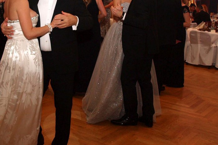 Ilustračný obrázok k článku Zábava do rána a krásne róby: Pod Zoborom štartuje plesová sezóna