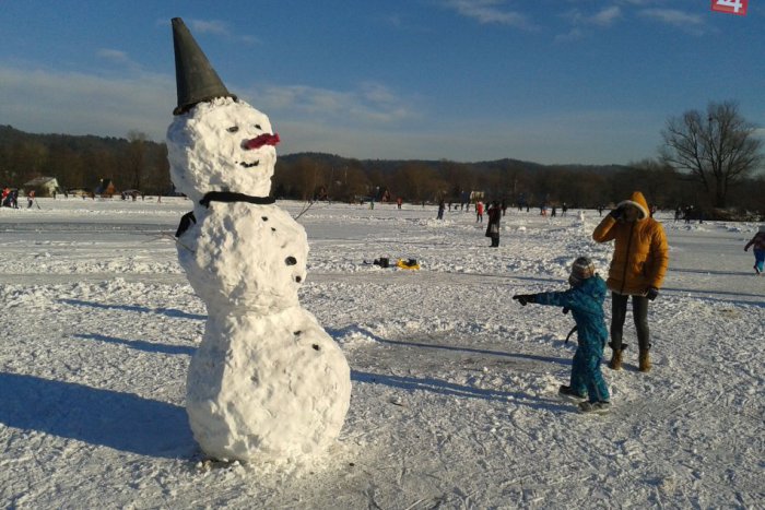 Ilustračný obrázok k článku Z REGIÓNOV: Na Badínske jazero mieria masy ľudí