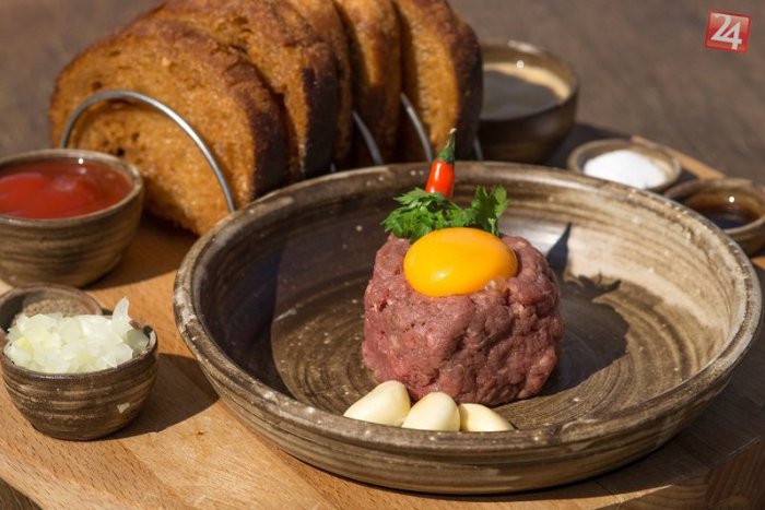 Ilustračný obrázok k článku Na "tataráku" si v reštaurácii pochutíte, ale za týchto podmienok!