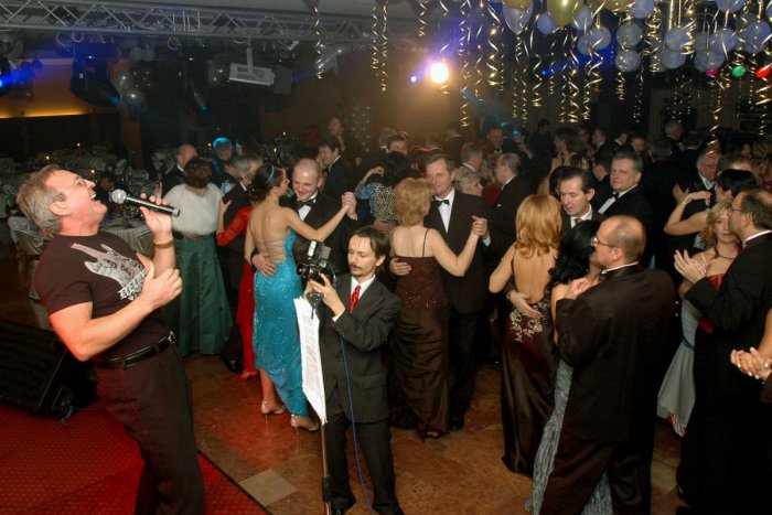 Ilustračný obrázok k článku Sezóna plesov v plnom prúde: Aktuálny PREHĽAD v Rožňave a okolí