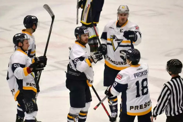 Ilustračný obrázok k článku Prešovčania proti Považskej Bystrici: Viac šťastia v predĺžení mali Tučniaci