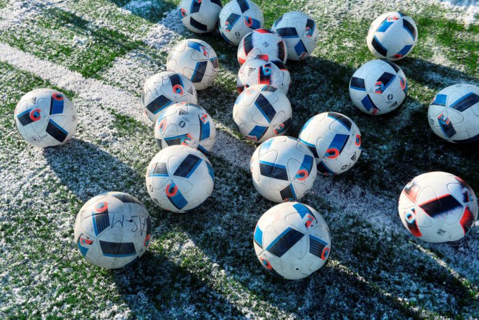 Ilustračný obrázok k článku V Zlatých Moravciach sa hral obojstranne svižný a bojovný futbal