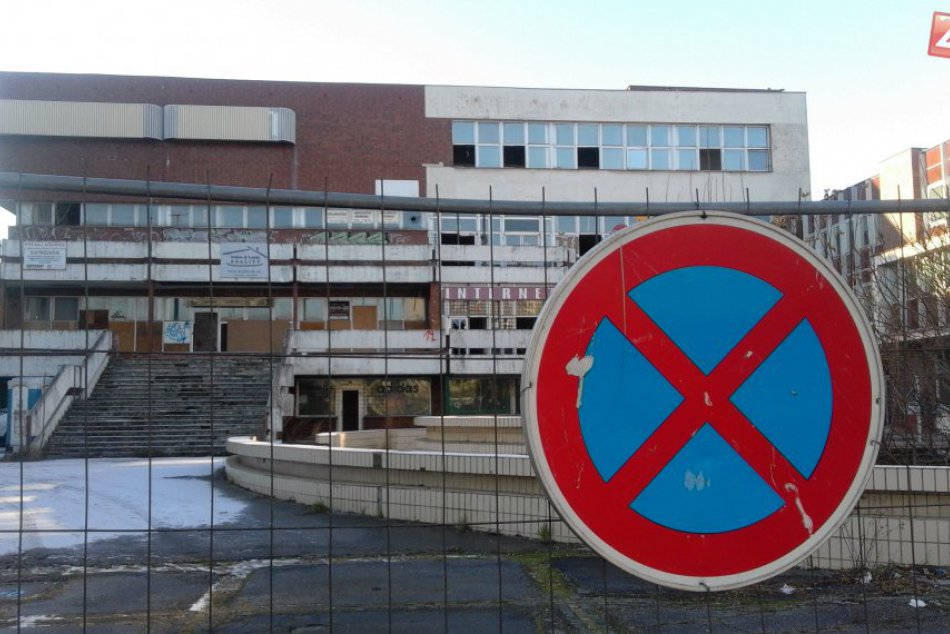 Ilustračný obrázok k článku Búranie Orbisu sa blíži: Chátrajúcu budovu nahradí komplex s obchodmi a bytmi