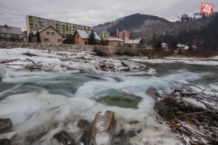 Ilustračný obrázok k článku Severnejším okresom hrozí ľadová povodeň, extrémne nízke teploty pocítime opäť