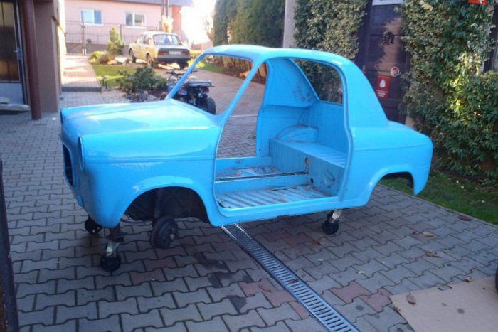 Ilustračný obrázok k článku FOTO: Lučenecký veteránista vlastní slovenský unikát. Malé auto s veľkou históriou