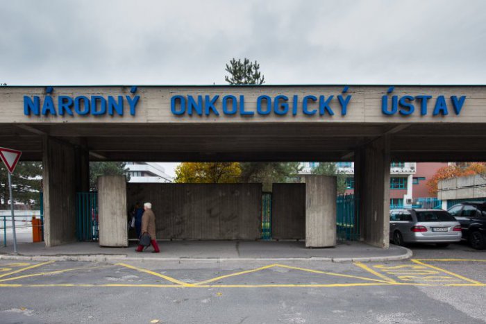 Ilustračný obrázok k článku Viac miesta pre autá pacientov: Pred onkologickým ústavom pribudli nové parkovacie miesta