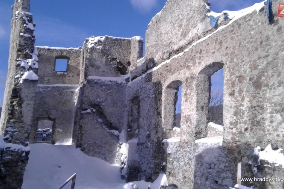 Ilustračný obrázok k článku V našom okolí je čo obdivovať: Ocenili nielen Považský hrad