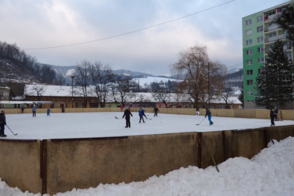 Ilustračný obrázok k článku Klzisko v Dobšinej sa osvedčilo: Primátor mesta o budúcnosti ľadovej plochy
