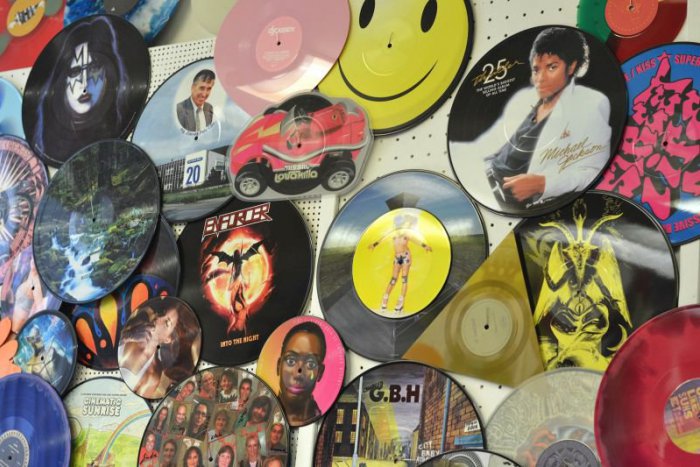 Ilustračný obrázok k článku TIPY NA VÍKEND: Na svoje si prídu zberatelia LP platní i tí, čo plánujú svadbu