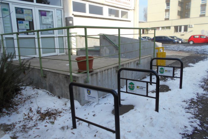 Ilustračný obrázok k článku Dobrá správa pre Petržalčanov. V mestskej časti pribudli cyklostojany