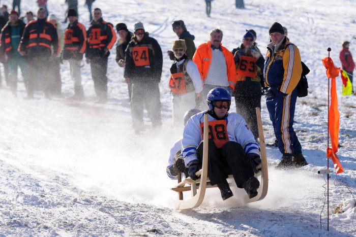 Ilustračný obrázok k článku Veľké zápolenie na svahu. Krňačkové preteky zažijeme priamo v Bystrici