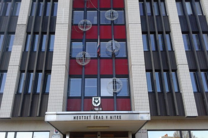 Ilustračný obrázok k článku Nový prednosta je konateľom v dvoch firmách: Vysokých postov sa chce vzdať