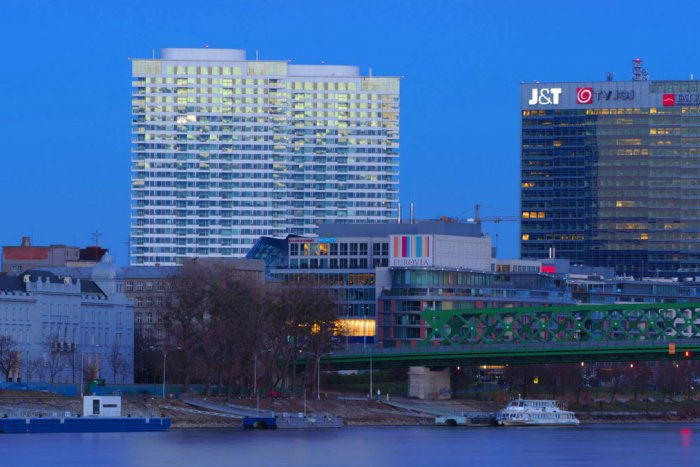 Ilustračný obrázok k článku Eurovea mení systém parkovania: Koľko si priplatíme cez víkend?