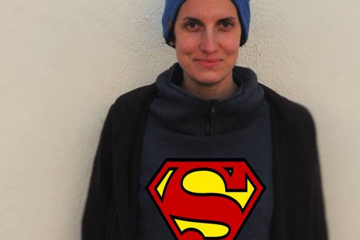 Ilustračný obrázok k článku Pod rukami akčnej Trnavčanky vznikajú krásne diela: Takto dokáže skrášľovať tenisky!